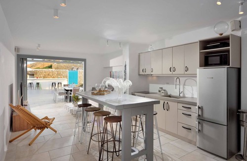 Ornos Villa | Villa Sapphire 6bed with Pool and Hot Tub in Ornos