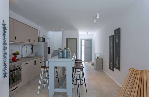 Ornos Villa | Villa Sapphire 6bed with Pool and Hot Tub in Ornos