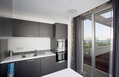 Paphos Villa | Villa Sapphire - Tres habitaciones junto a la playa