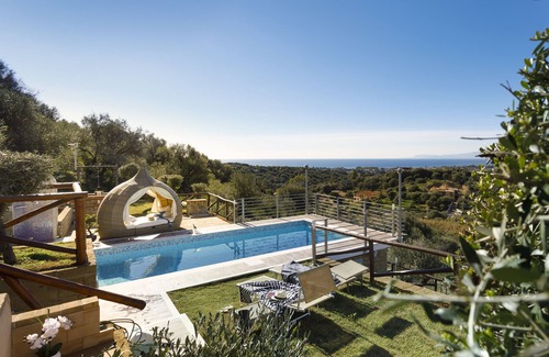 Quartu Sant'Elena Villa | Villa Sardinialfonso 2- private pool and sea view over the Gulf of Cagliari