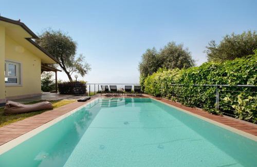 Torri del Benaco Villa | Villa Savi Lake View and Pool
