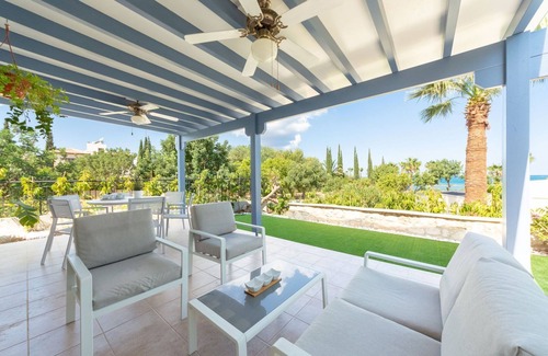 Latchi Cabaña | Villa Seascape - a villa that sleeps 6 guests in 3 bedrooms