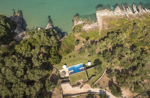 Agios Spyridon Corfu Villa | Villa de ensueño junto al mar con piscina climatizada