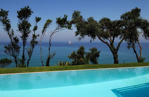 Agios Spyridon Corfu Villa | Villa de ensueño junto al mar con piscina climatizada