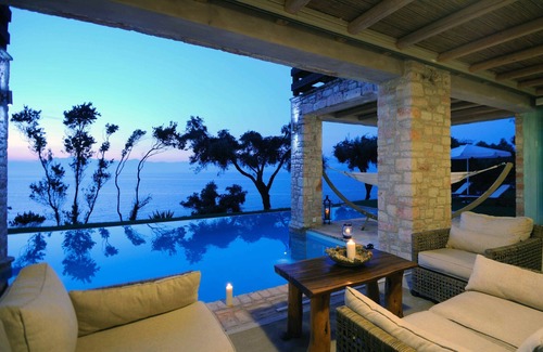 Agios Spyridon Corfu Villa | Villa de ensueño junto al mar con piscina climatizada