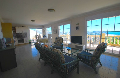 Benimeit Villa | Chalet con piscina privada y vistas panorámicas al mar, internet