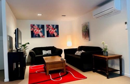 Wellington Casa | Villa Sebastian - Large Modern Home
