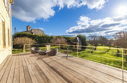 Semillac Villa | Villa 'Semillac' con terraza privada, jardín privado y Wi-Fi