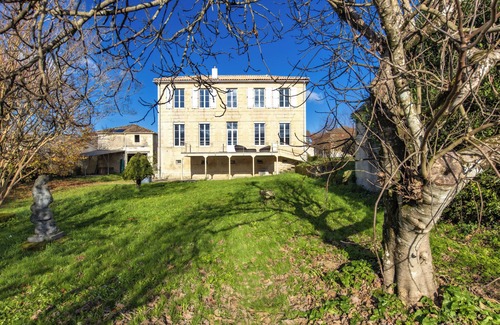 Semillac Villa | Villa 'Semillac' con terraza privada, jardín privado y Wi-Fi