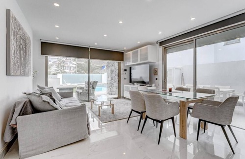 Los Cristianos Villa | Villa Seréna