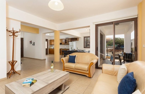 Pomos Villa | Villa Serena - Cinco Habitaciones Villa, Capacidad 12