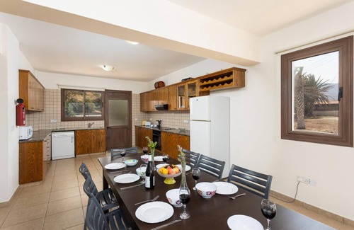 Pomos Villa | Villa Serena - Cinco Habitaciones Villa, Capacidad 12