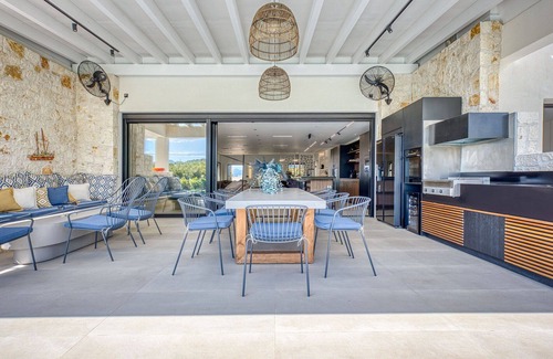 Almiros Beach Villa | Villa en Acharávi con 5 habitaciones, capacidad 10