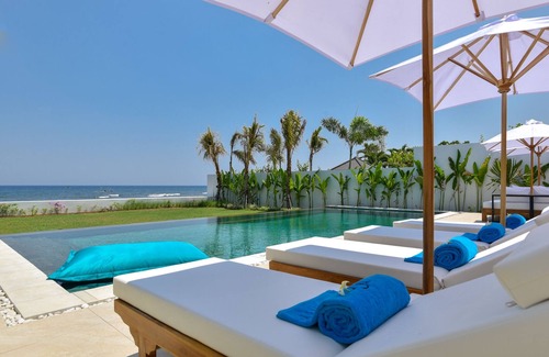 Lokapaksa Villa | VILLA SERENITY - PRIVADA, LUJOSA Y ABIERTA CONCEPTO VILLA FRENTE AL MAR
