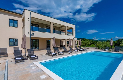 Brgod Villa | Villa Silente - Luxuriöse und Moderne Villa nur Wenige Minuten vom Meer Entfernt