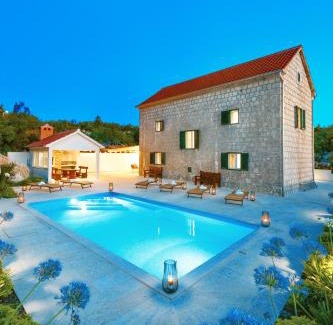 Dubrava Villa | Villa Sion peaceful villa with private pool and stunning mountain view