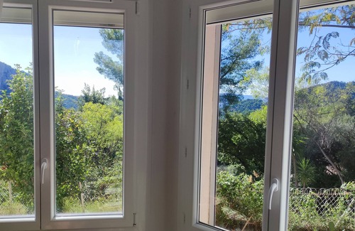 Le Revest-les-Eaux Casa | VILLA Sleeps up to 11, wooded area with panoramic view