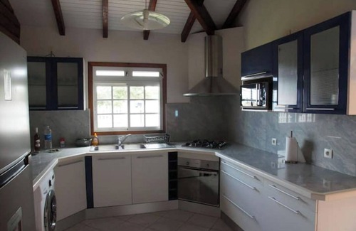 Pointe-a-Pitre Villa | Villa Sofaia,150 M2,3 Chambres,piscine,vue MER