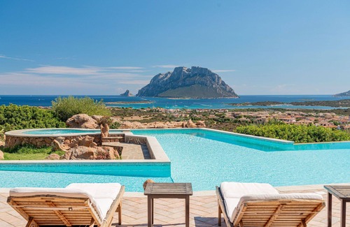 Porto San Paolo Villa | Villa en Porto San Paolo con 6 habitaciones, capacidad 12
