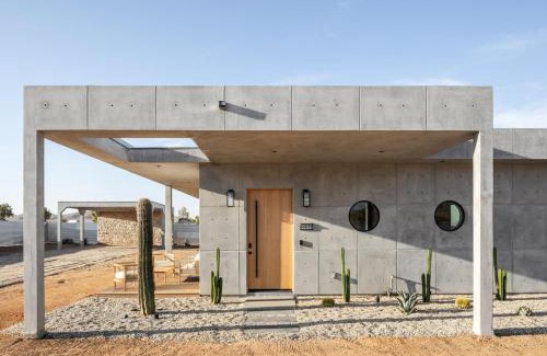 Joshua Tree Casa | Villa Solace by Fieldtrip Modern Desert Oasis w Pool