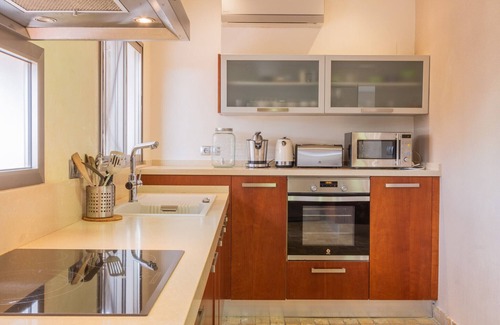 Valverde Alto Chalet De Esquí | Villa soleada en Alicante, piscina y parking privado