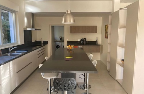 Vaison-la-Romaine Villa | Villa Soleil Azur: Un Chef-d'œuvre de Luxe Provençal Contemporain