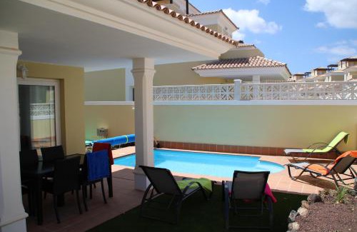 Geafond Villa | Villa Solymar with private heated pool