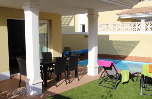 Geafond Villa | Villa Solymar with private heated pool