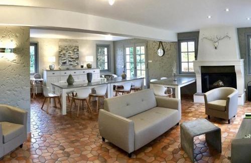 Estaires Casa | Villa spacieuse et élégante avec grand parc arboré, spa et équipements pour 14 personnes - FR-1-510-2