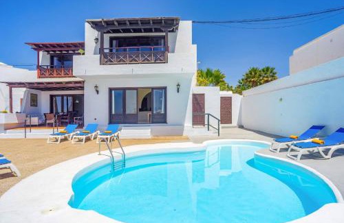 Puerto del Carmen Villa | Villa Speranza by Villa Plus