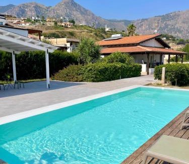 Castellammare del Golfo Villa | Villa Spiaggia Plaja