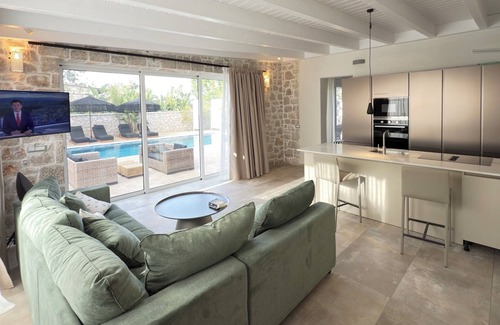 Rhodes Town Villa | Villa Splendide by Gatsby Rhodes -superior villa with breathtaking infinity pool