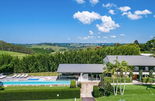 McLeods Shoot Casa | Villa St Helena a luxurious Byron Bay Hinterland estate perched on St Helena ridge overlooking Byron