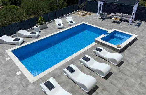 Sucuraj Villa | Villa Stipea