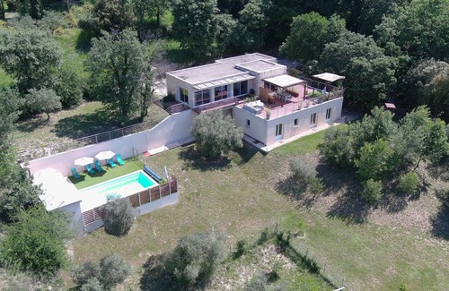Barjac Villa | Villa contemporánea 230 m2 vista panorámica de las Cévennes