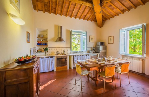Chiusi Villa | Villa en el lago 9, con piscina rodeada de naturaleza cerca del lago Chiusi
