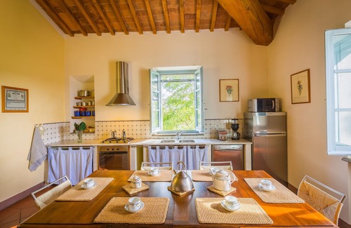 Chiusi Villa | Villa en el lago 9, con piscina rodeada de naturaleza cerca del lago Chiusi