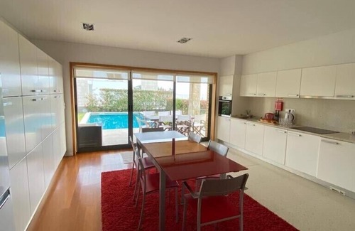 Carreco Casa | Villa surrounded by sea and mountains, with swimming pool and fireplace, 10 minutes' walk from the beach.