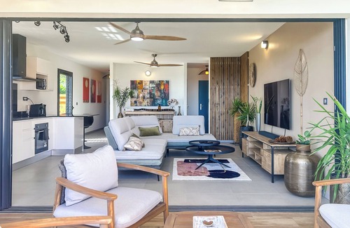 Grande Anse Apartamento | Villa T2 Grand Anse, Reunion Island with swimming pool close to activity centers