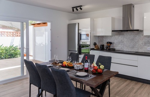 Villaverde Casa | Villa moderna en zona rural ideal para relajarse (Villa Tagoror, Villaverde)