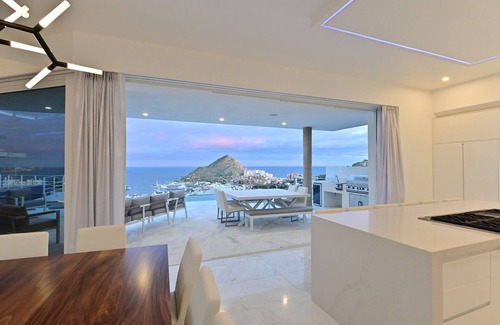 Pedregal Villa | Villa Tanzanita de Law: Views of Cabo San Lucas Bay. Great Value. Sleeps 28.