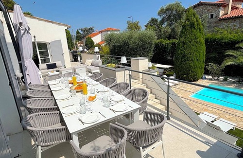 Riou - Petit Juas - Av de Grasse Villa | Villa Tassinia