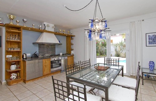 La Playa de Tauro Villa | Villa Tauro, independiente con piscina climatizada solar / eléctrica y jardín
