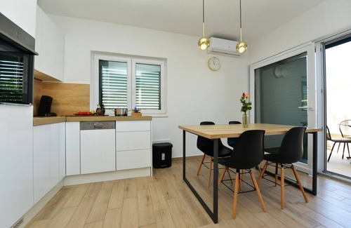 Okrug Gornji Apartamento | Villa Tećo - Apartment for up to 4 people with sea view and pool