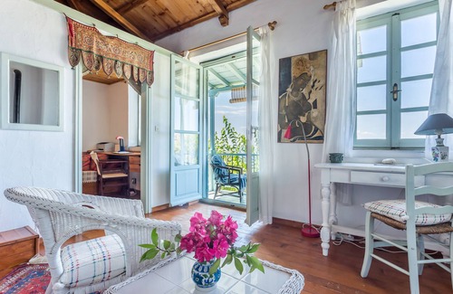 Loutraki Villa | Villa Thalia, piscina privada, ubicada entre Palio Klima y Glossa, Skopelos