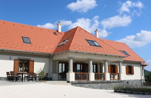 Gyulakeszi Cama Y Desayuno | Villa Tolnay Vendégház