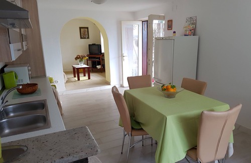 Seget Vranjica Villa | Villa Tonka Seget Vranjica - a solo 10 metros de la playa.