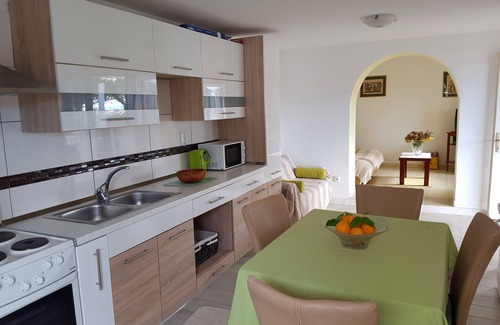Seget Vranjica Villa | Villa Tonka Seget Vranjica - a solo 10 metros de la playa.