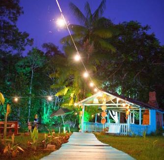 Presidente Figueiredo Cabina | Villa Topazza Amazônia