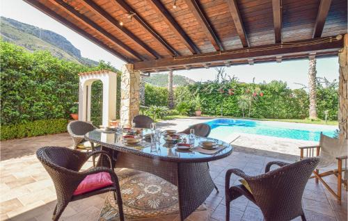 Torre Colonna-sperone Casa | Villa Tourig Beach